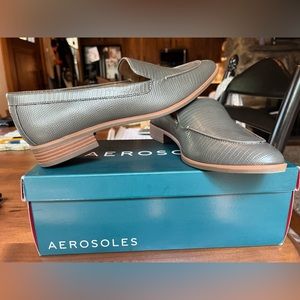 ✨BRAND NEW✨Aerosoles East Side Loafers - Size 9